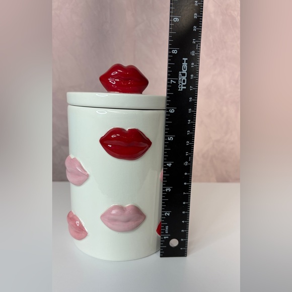 Ceramic Lip Design Storage Jar - Red and Pink - Picture 2 of 9